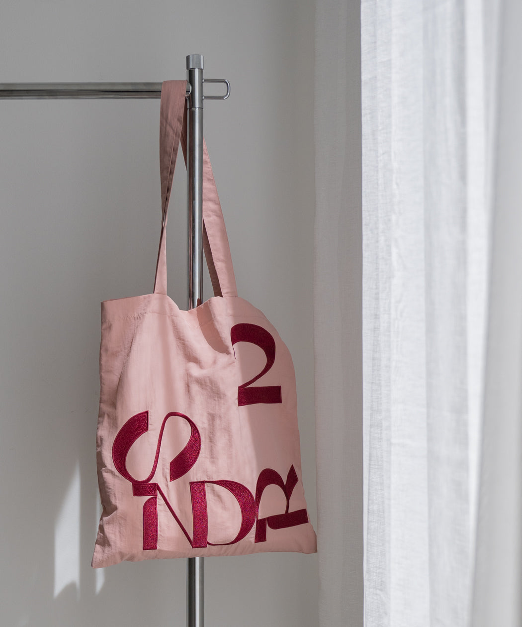 EMBROIDERED NYLON TOTE