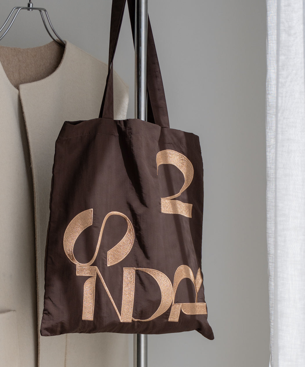 EMBROIDERED NYLON TOTE