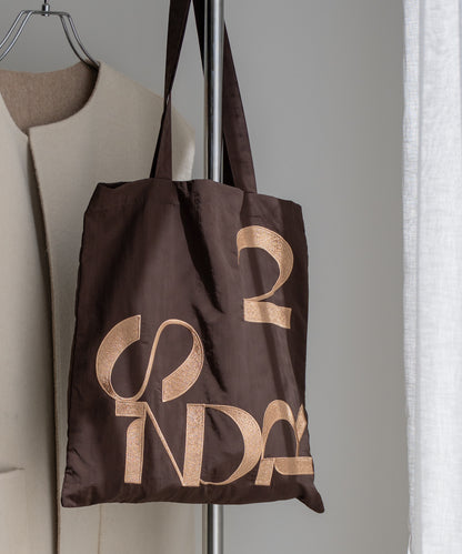 EMBROIDERED NYLON TOTE
